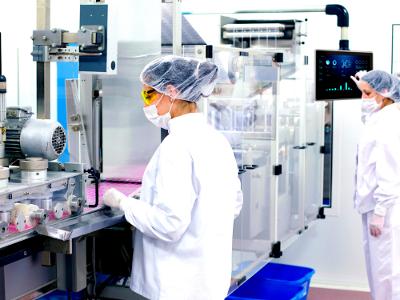 Darveen Stainless Steel Front Bezel Panel PCs enable seamless control in sterile industrial settings.